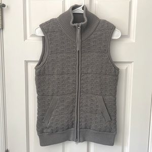 Athleta grey cable knit sweater vest, Large